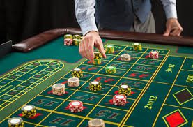 Online Slots vs. Land-Based Slots: Which Offers Better Winning Odds?